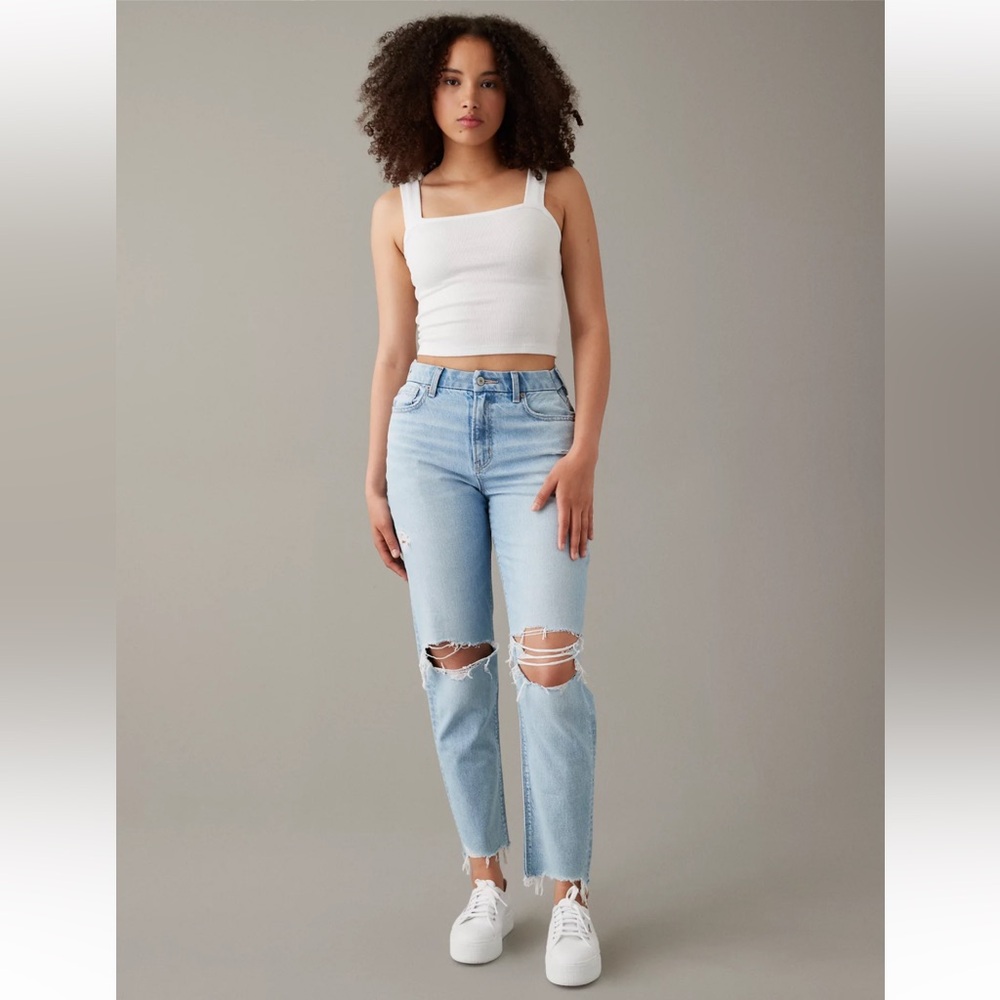 American Eagle Stretch Distressed Curvy Mom Jeans Denim Lightwash 8 Long